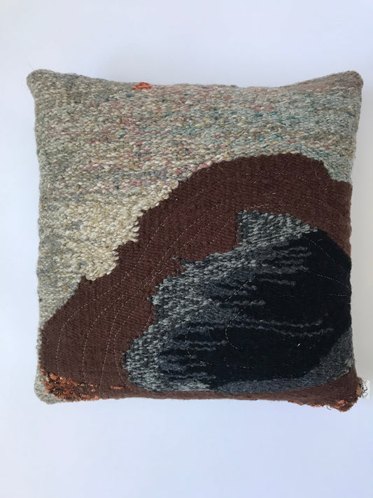 Over the Rainbow tapestry pillow: Spots 1