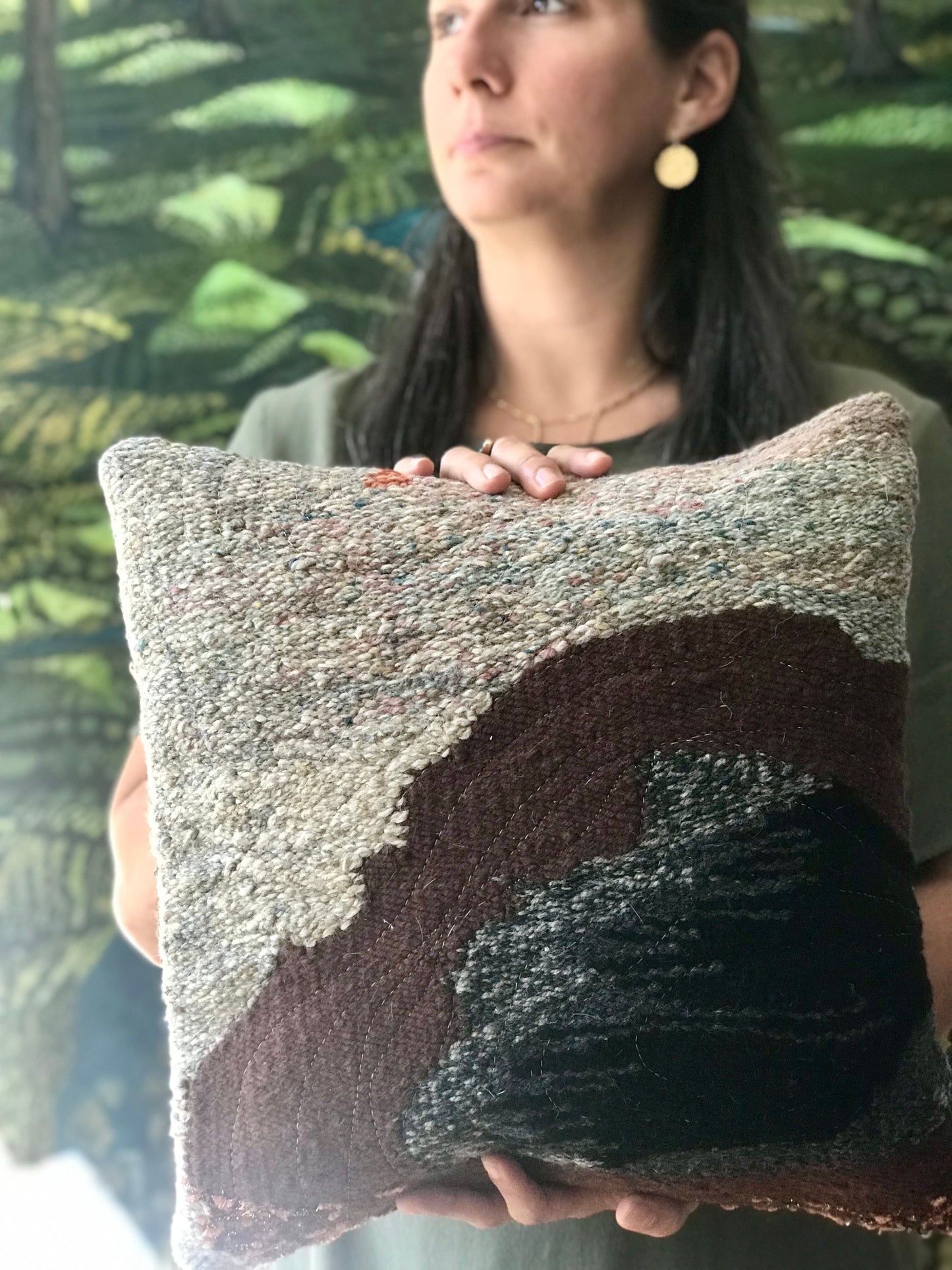 Over the Rainbow tapestry pillow: Spots 1