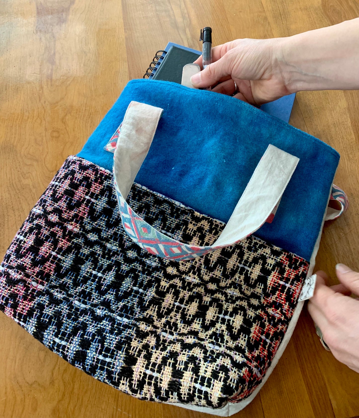The Patsy tote bag- sunrise blue