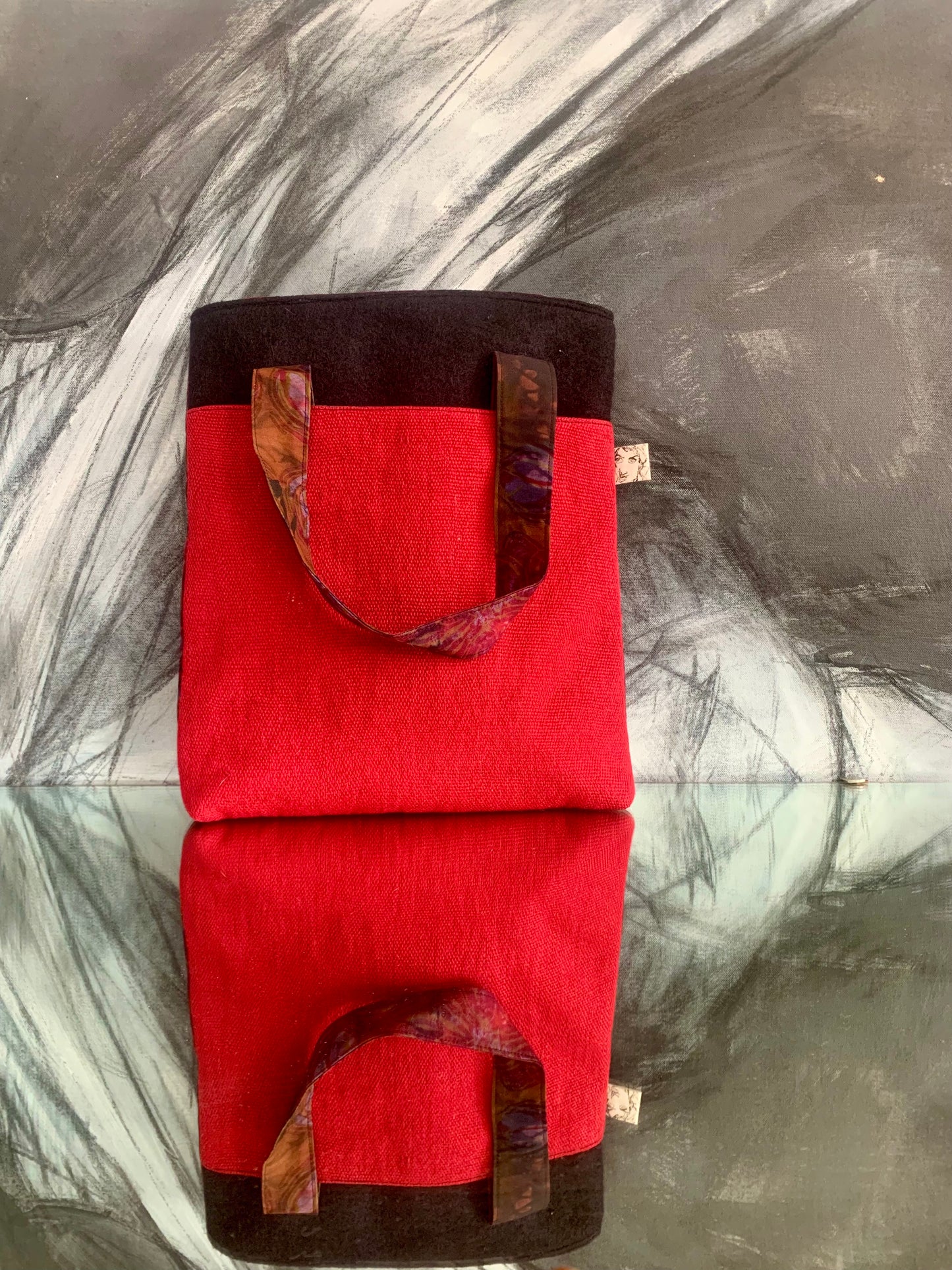 The Patsy tote bag- black and red