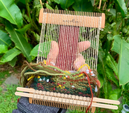 Weaving En Plein Air