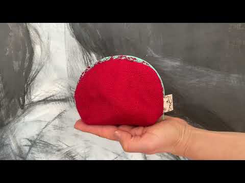 Portable pocket: round zipper pouch- fire engine red